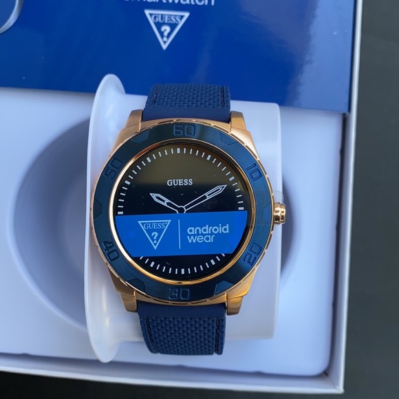 Guess men's Touch Smartwatch - Picture 6 of 6